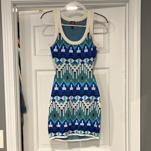 2B by Bebe Blue and White Geometric Pattern Dress